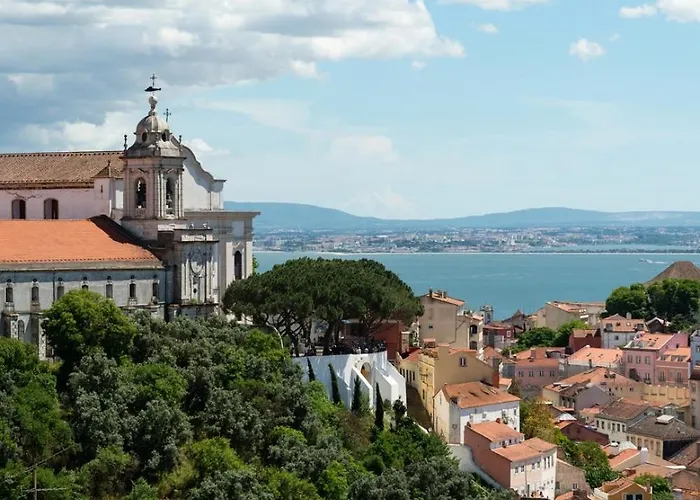 Gorgeous Rooftop 2-bed 250m To Intendente Sq Lisboa