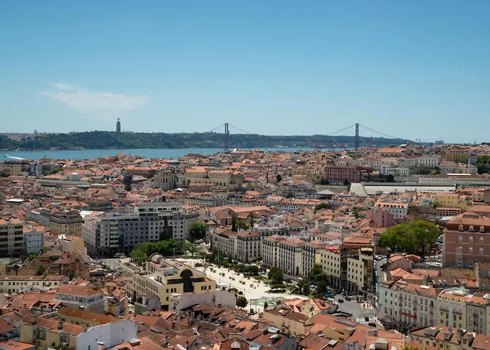 Gorgeous Rooftop 2-bed 250m To Intendente Sq * Lisboa