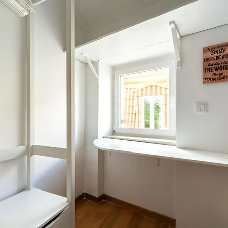 Gorgeous Rooftop 2-bed 250m To Intendente Sq Apartment Lisbon