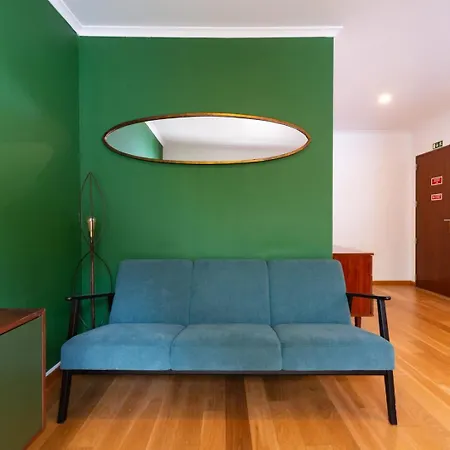 Gorgeous Rooftop 2-bed 250m To Intendente Sq Lisboa