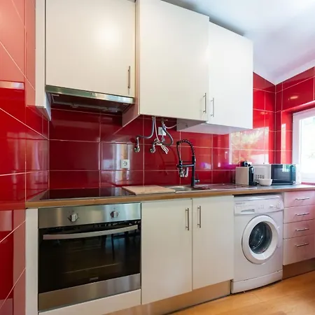 Gorgeous Rooftop 2-bed 250m To Intendente Sq * Lisboa