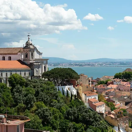 Gorgeous Rooftop 2-bed 250m To Intendente Sq Lisboa