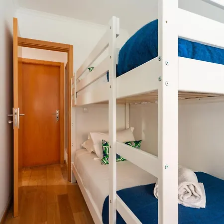 Gorgeous Rooftop 2-bed 250m To Intendente Sq Lisboa