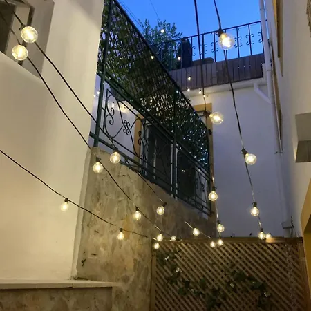 Gorgeous Rooftop 2-bed 250m To Intendente Sq Lisbona