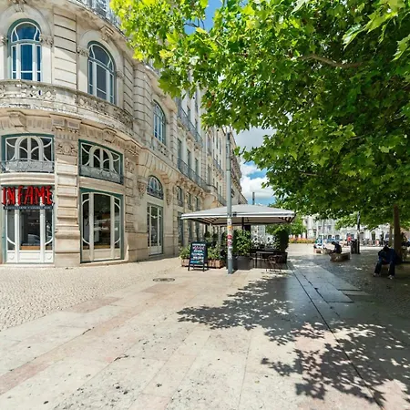 Gorgeous Rooftop 2-bed 250m To Intendente Sq Lisbona